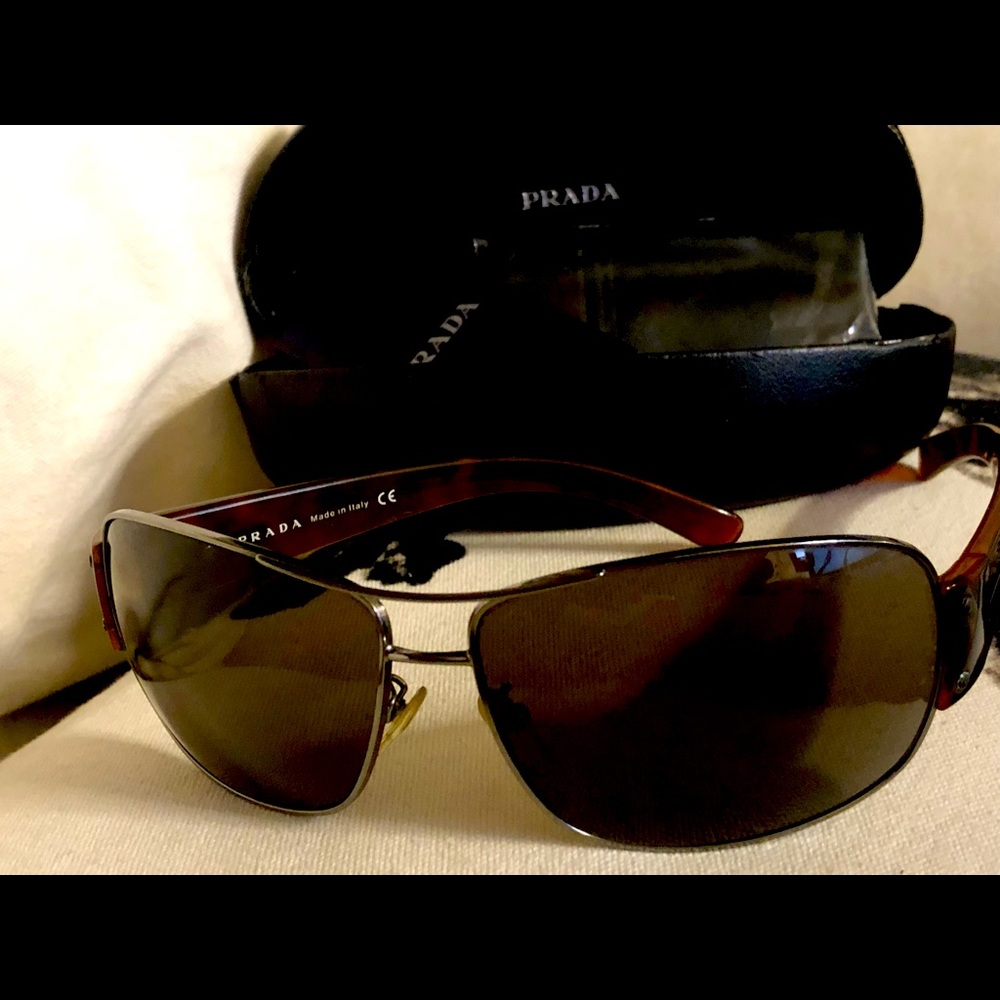 Prada Not NaDa Vintage, Lightly Sported over the years. Superb Cond…
